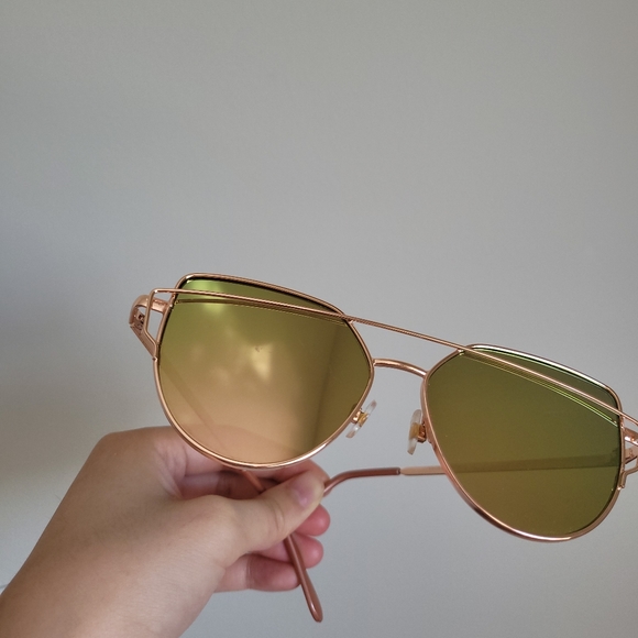 4/$25 Pink reflective sunnies - Picture 4 of 9